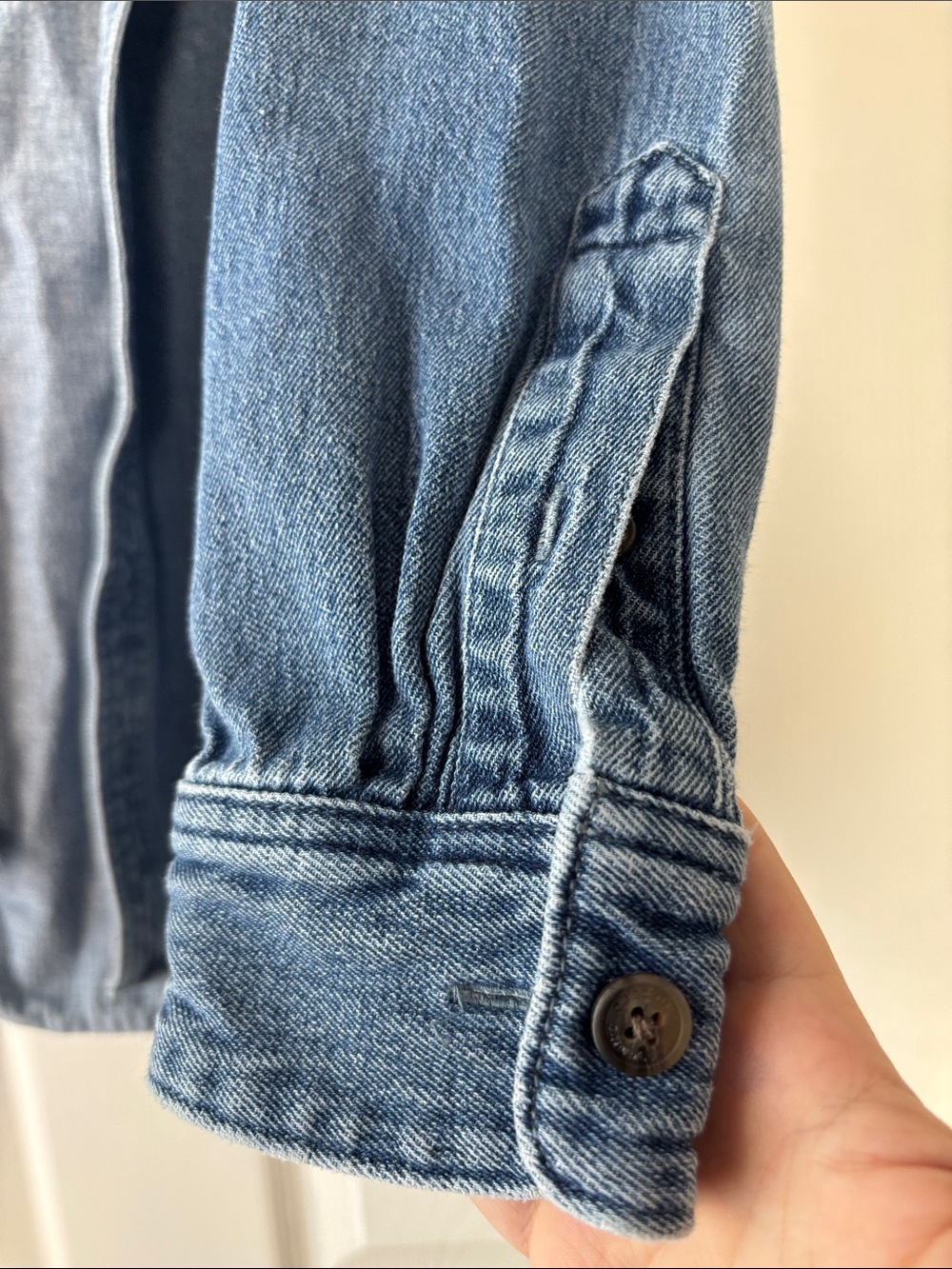 C.E. Schmidt Workwear Men’s Classic Blue Denim Jacket - Picture 3 of 6